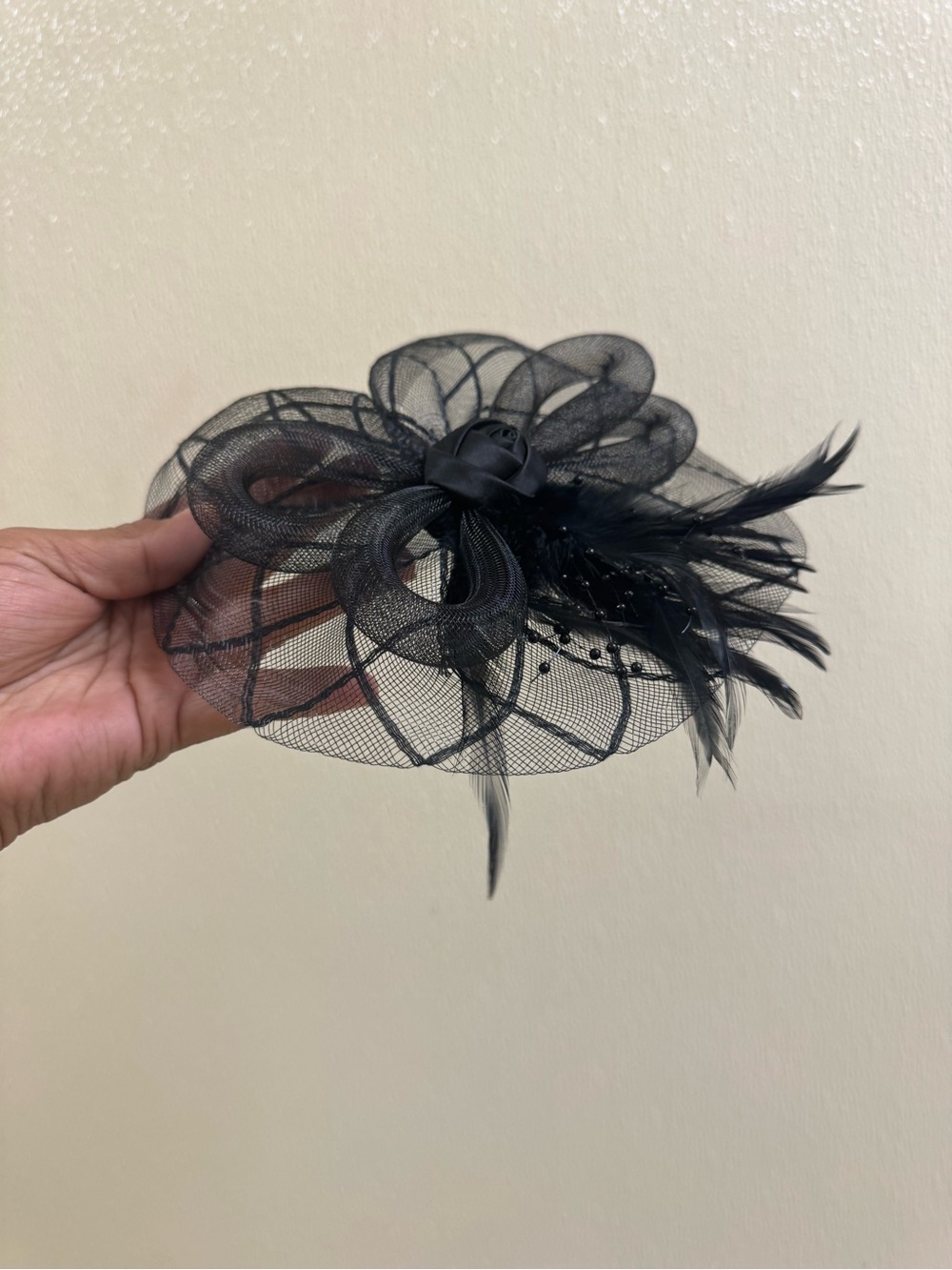 Black Fascinator Mesh Feather Wedding Derby Goth Halloween Costume Hat Headpiece